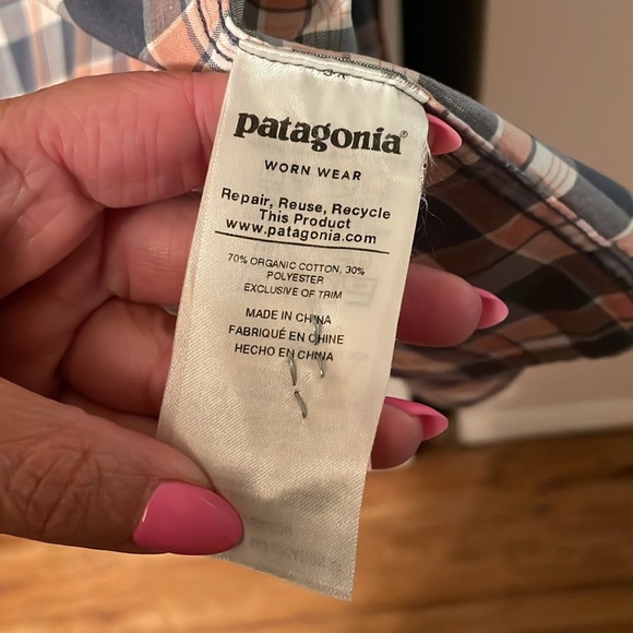 Patagonia Men's XL 70% Cotton Plaid Button Down Shirt - Picture 3 of 6